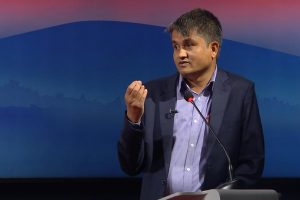 डा. भट्टराई ज्यू, नयाँ पोशाक नयाँ पार्टीको पूर्वाभ्यास त होइन ?