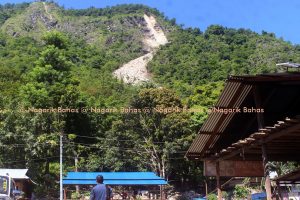 पोखरीको ११ पसलसहित दुई दर्जन घर परिवार पहिरोको उच्च जोखिममा