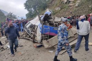 सिन्धुपाल्चोकमा बस दुर्घटनामा १४ जनाको घटनास्थलमै मृत्यु, १८ जना घाइते