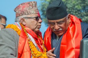अविश्वास प्रस्ताव रोक्न प्रचण्ड-नेपाल पक्षबीच सहमति