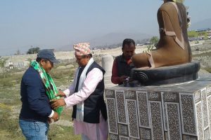 शान्तिधाममा दाउरा डिपो सञ्चालन गर्न सामुदायिक वनद्धारा १ लाख सहयोग