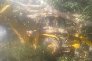 उदयपुरमा जेसिवी दुर्घटना, सह चालक घाइते