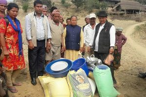 उदयपुरमा आगलागीबाट ४ लाख बराबरको क्षति, गाउँपालिकाबाट राहत वितरण (फोटो फिचर)