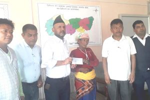 हात्तिको आक्रमणबाट मृतक मगर परिवारलाई १० लाख राहत