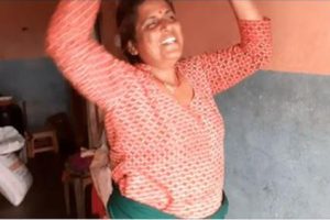 पब्जी बन्द भएको खुशीमा यसरी छमछमी नाचिन यी आमा (भिडियो सहित)