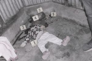 आफ्नै आमाले अचानोमा राखेर ३ वर्षिय छोरालाई टुक्राए