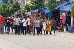 विद्यार्थी कुट्ने तीन पत्रकार सहित चार जनालाई सार्वजनिक मुद्धा