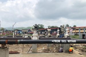 पाइपबाट आउन थाल्यो पेट्रोलियम पदार्थ