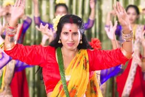 शोभाले ल्याइन् ‘स्वास्नी कुट्ने पोई…’