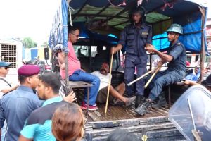 प्रहरी र रवि समर्थकबीच झपड, ५ समर्थक पक्राउ (भिडियोसहित)