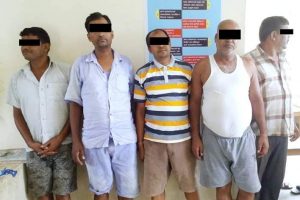 जुवा खालबाट २ लाख २१ हजार सहित ५ जना पक्राउ