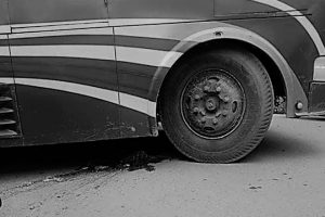 उदयपुरमा बसको ढोकाबाट झरेर यात्रुको मृत्यु