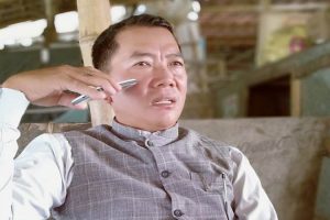 वडाध्यक्ष कमलध्वजको उदाहरणीय निर्णय : विद्यार्थीलाई पाठ्यपुस्तक सहित निःशुल्क कलम कापी पनि उलब्ध गराउने