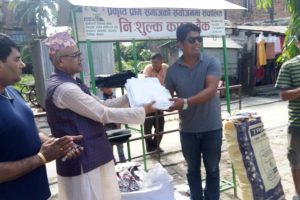 दशैं खर्च कटाएर कपडा बैंकलाई सहयोग