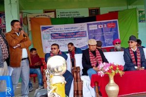 त्रियुगा नमूना माविका ४९५ जना विद्यार्थीहरु झोला वितरण