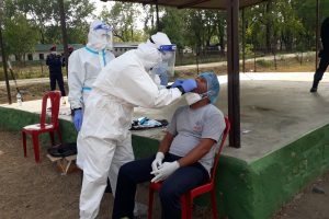 सिल गरिएको भुल्केमा २ महिला सहित ६९ जनाको थ्रेट स्वाबको नमूना संकलन