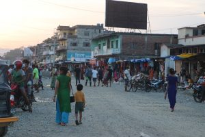 गाईघाट बजारमा चहलपहल बढ्यो : छैन पर्याप्त सतर्कता, नाम मात्रको अनुगमन