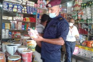 उपभोक्ताको गुनासो बढेपछि कटारी बजार अनुगमन