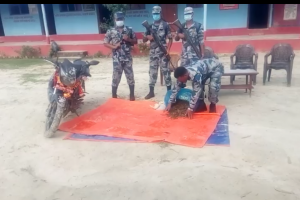 सिरहामा मोटरसाइकलसहित १९ केजी गाँजा बरामद