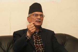 ओली, दाहाल र देउवाले ९ अर्ब खाएः भट्टराई