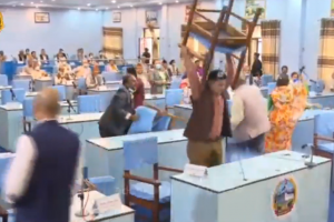 कानूनले भन्छ- ‘सार्वजनिक सम्पति तोडफोड गर्ने सांसदलाई १ वर्ष जेल, १० हजार जरिवाना’