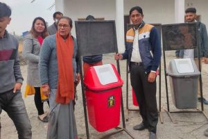 फोहर फ्याक्ने  डस्टवीन वितरण