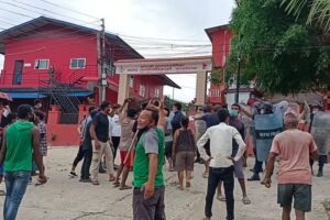 कटारी नगरपालिकाका मेयर, उपमेयर सहित चार घरमा तोडफोड