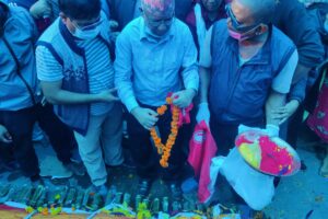 मेयर चौधरीको छोराको निधनमा पूर्वप्रधानमन्त्री देखि मन्त्रीसम्म मलामी, हजुरबुबाले दिए दागवत्ति (तस्विरसहित)