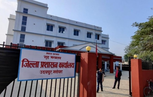 उदयपुरका दुई लोकमार्गमा रात्री कालिन यात्रा गर्न प्रशासनको रोक
