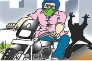 टिकटक बनाउने बहाना बनाई मोटरसाइकल चोरी, चोरीको अभियोगमा ३ जना पक्राउ